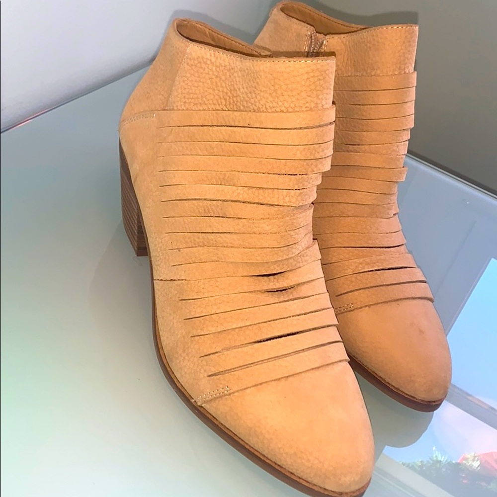 Lucky Brand booties size 10